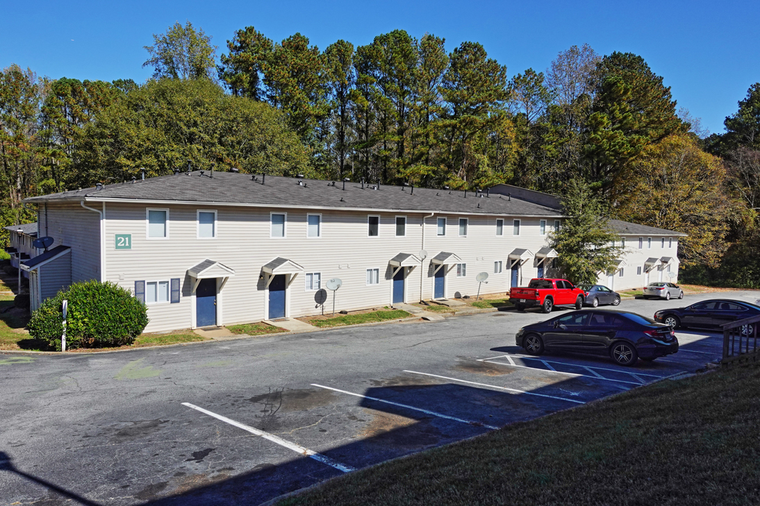 exterior view at Woodlands at Cascade